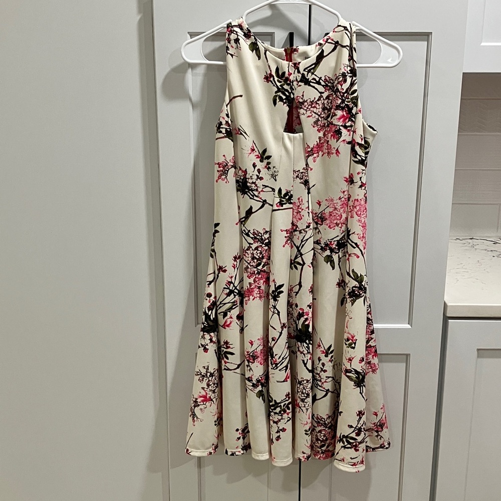 Danny And Nicole Women's White And Pink Floral Sleeveless Midi Dress